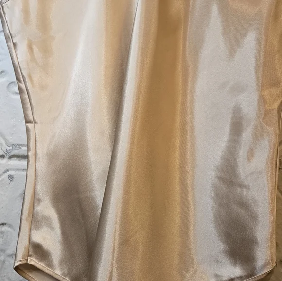 Vintage Orvis Sleeveless Satin Polyester Tank Top Champagne Gold Shade Size M - Picture 9 of 11